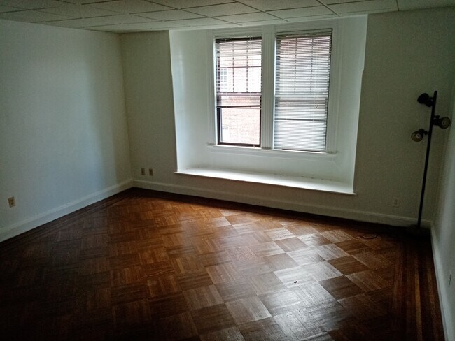 Building Photo - 288 Montgomery St