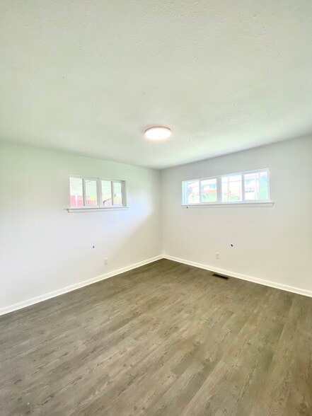 Great Natural Light - 6 Coburn Dr