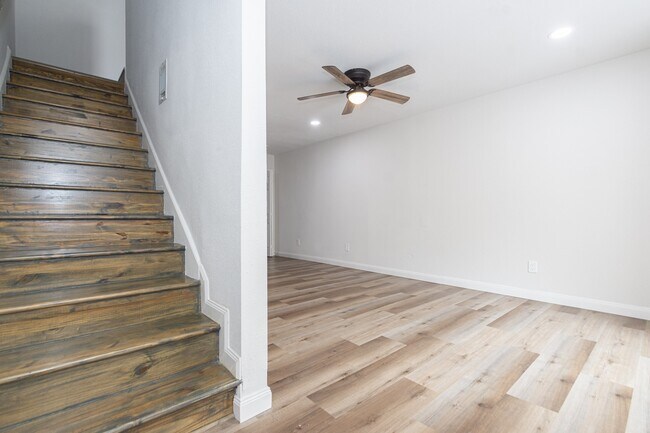 Building Photo - 2110 Wilcrest Dr