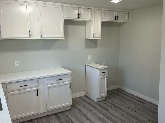 Building Photo - 1912 Gentry St