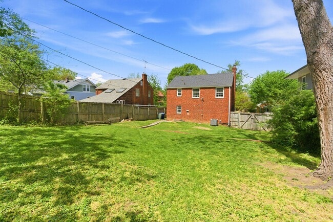 Building Photo - 624 22nd St S