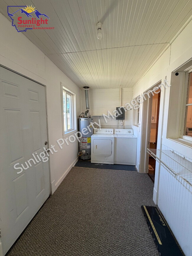 Building Photo - Cozy 1 Bed 1 Bath Apartment