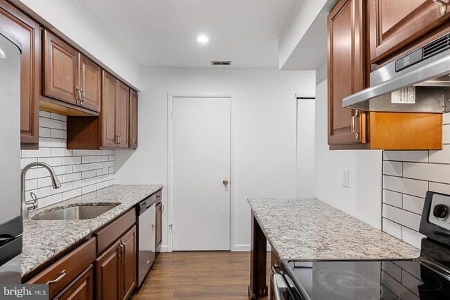 Building Photo - 402A Mulberry Cove