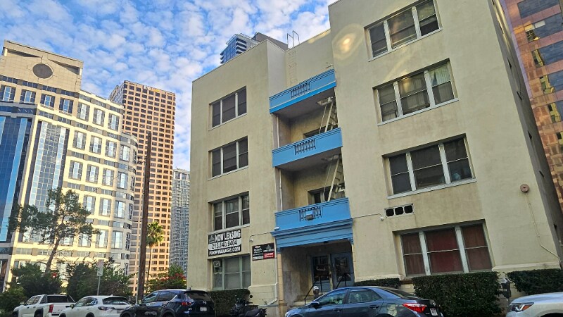 Building Photo - 1026 Ingraham St