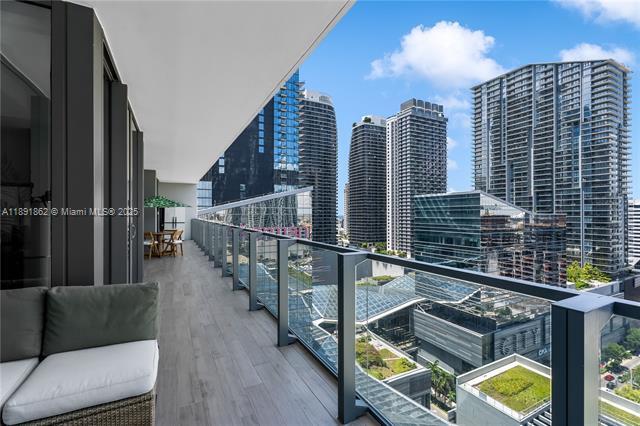 Building Photo - 68 SE 6th St