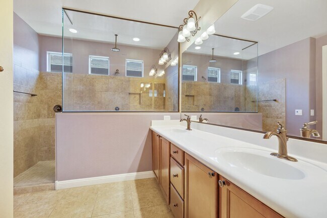 Building Photo - 3 Bed 2 Bath Home In Peoria