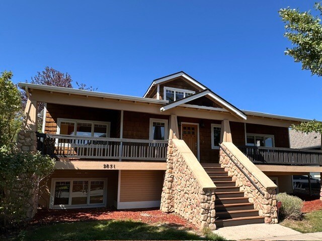 Building Photo - 2851 Des Moines Dr