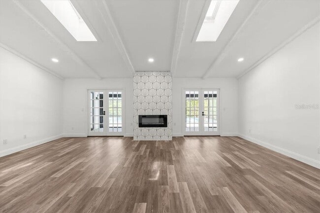 Building Photo - 11218 Creek View Dr