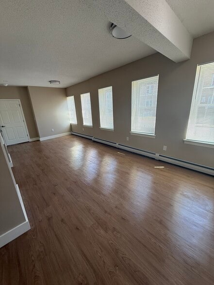 Building Photo - 655 Garden St