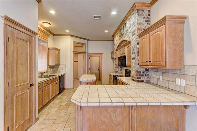 Building Photo - 16304 Vallejo Pl