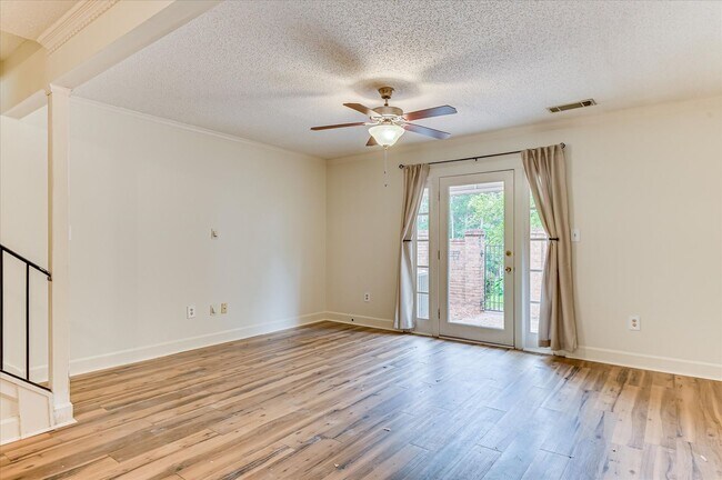 Building Photo - 407 Folkstone Cir