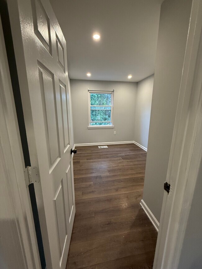 Building Photo - 238 Stevenson Square