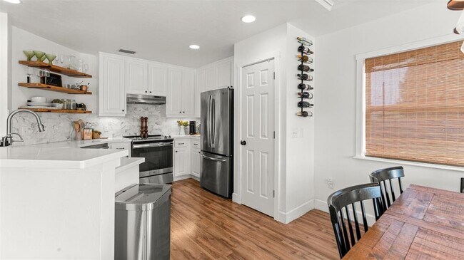 Building Photo - 10016 SW 100th Dr