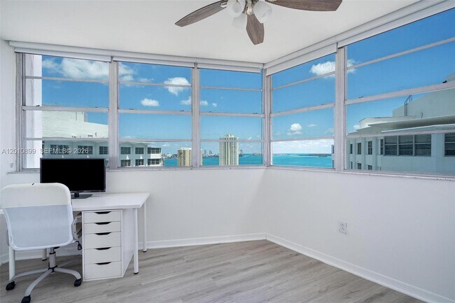 Building Photo - 825 Brickell Bay Dr