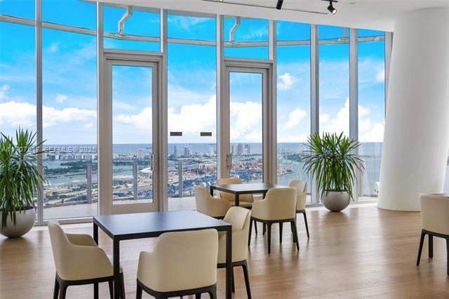 Building Photo - 300 Biscayne Boulevard Way