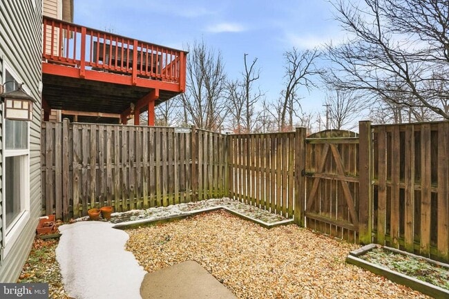 Building Photo - 108 Moore Dr