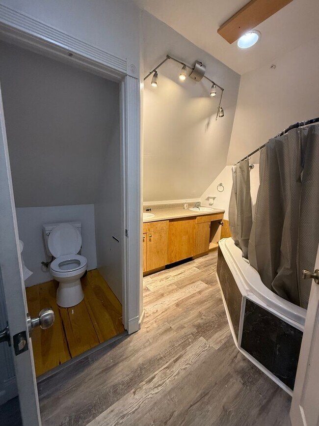 Building Photo - Parham McCormick Rd