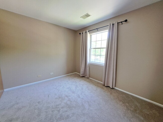 Building Photo - 106 Stirling Ln