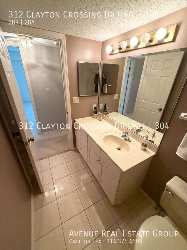 Building Photo - 312 Clayton Xing Dr