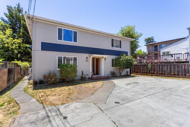 Building Photo - 2238 Encinal Ave