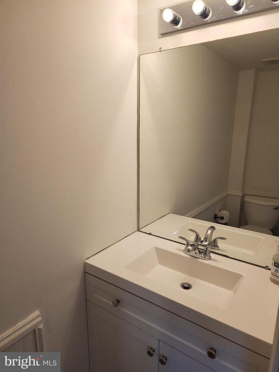 Building Photo - 25 Forsythia Ct