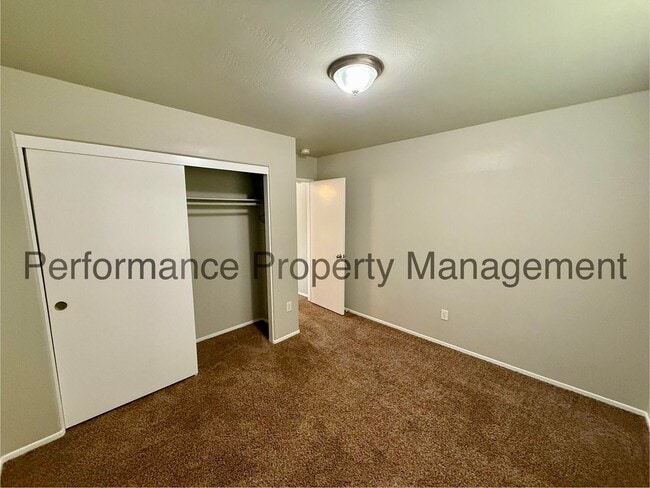 Building Photo - Charming 3 Bed/2 Bath Home in McFarland w/...