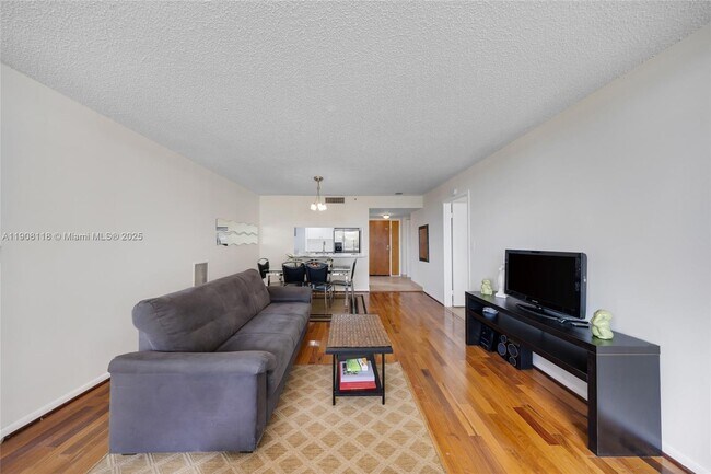 Building Photo - 7601 E Treasure Dr