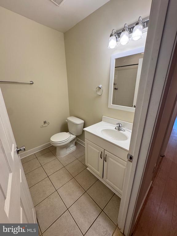 Building Photo - 445 E Fort Ave