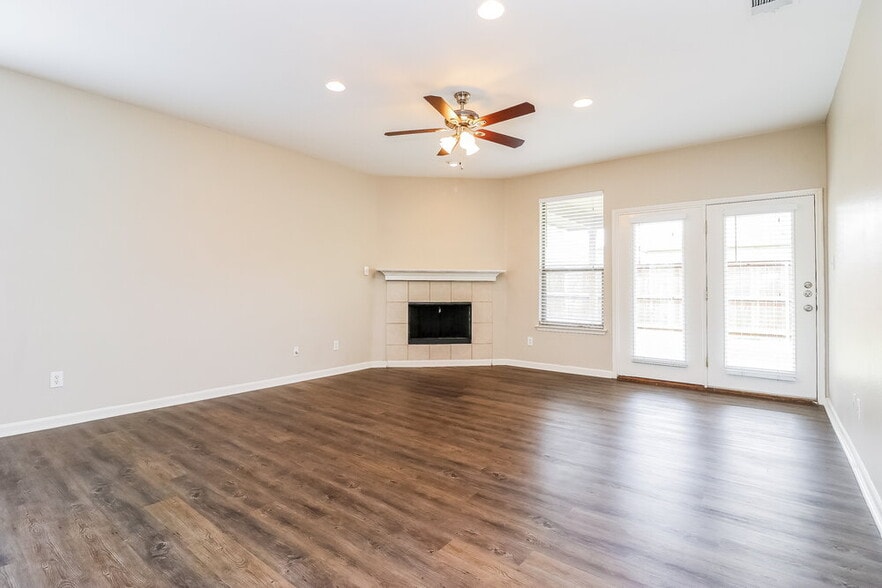 Building Photo - 408 Lead Creek Dr