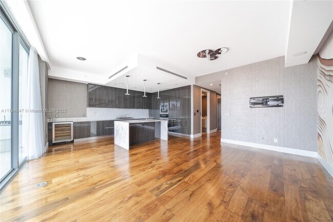 Building Photo - 3250 NE 188th St