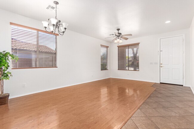 Building Photo - 4384 E Cherry Hills Dr