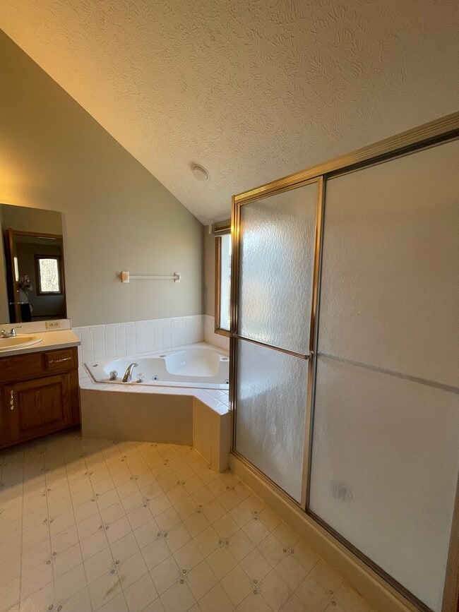 Building Photo - 17116 I St