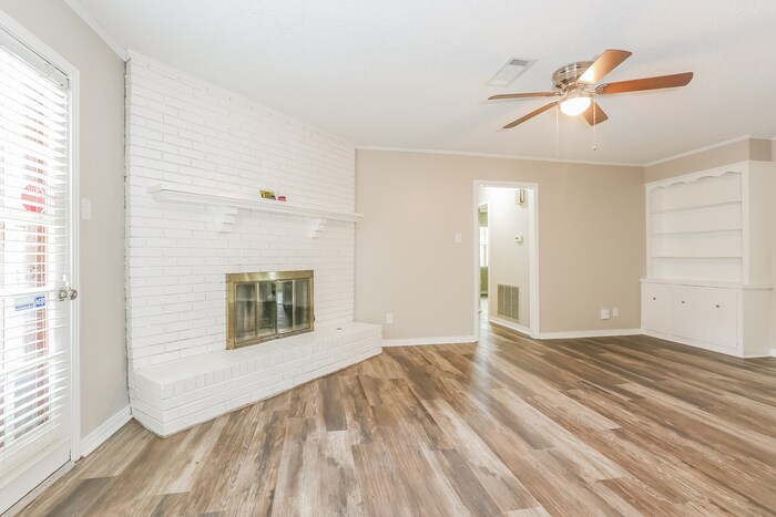 Building Photo - 3405 Dunkeld Dr