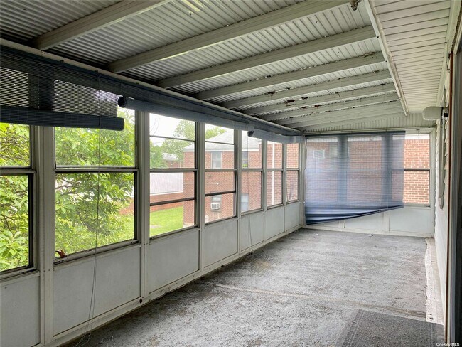 Building Photo - 160-15-16016 16th Ave