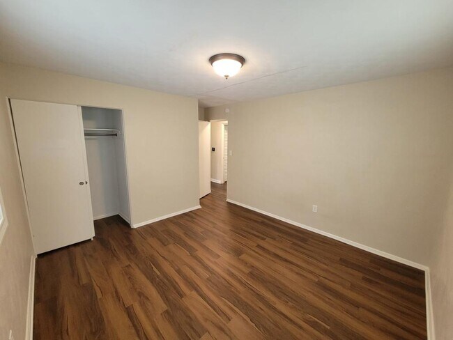 Building Photo - 3771 Bruneal St