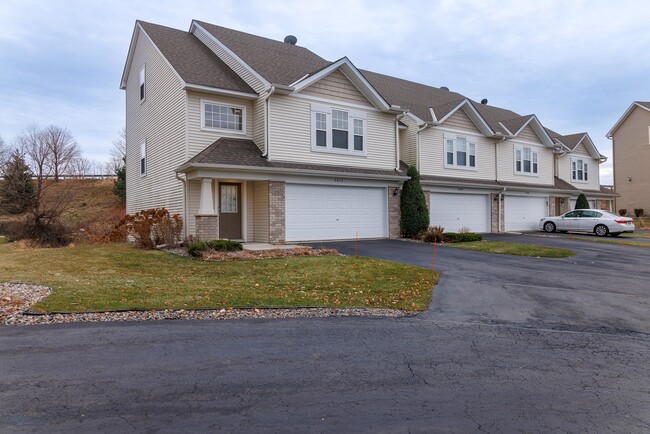 Building Photo - 5012 Fountain Ln N