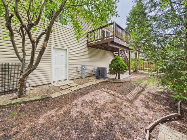Building Photo - 4360 Mumford Dr