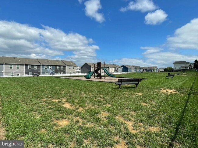 Building Photo - 168 Hamstead Dr