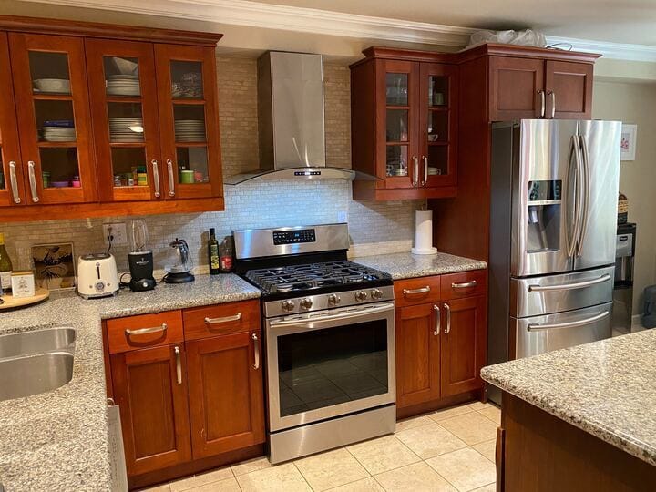 Kitchen w/New Appliances - 6221 Monterey Rd