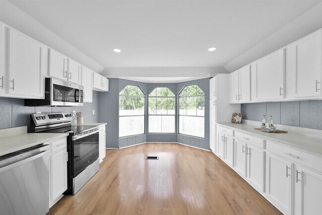 Building Photo - 11636 Old Oaks Ln