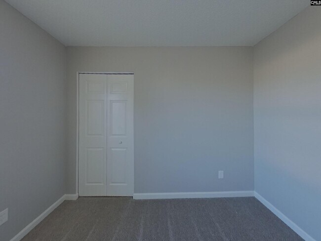 Building Photo - 411 Fox Trot Dr