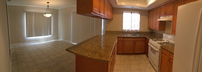 Kitchen - 16822 Lynn Lane