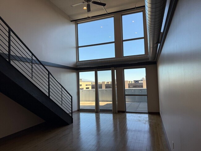 Building Photo - Rarely Available 3 Bedroom 2 Bathroom Penthouse At The Sexton Lofts!