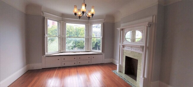 Building Photo - 1471 Waller St