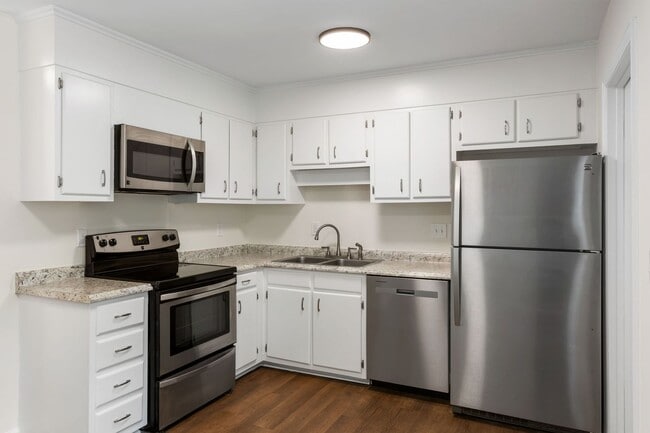 Building Photo - Available now. Water included. RENOVATED 2 BR/1.5 BA Townhouse in the Heart of James Island!