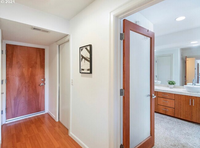 Building Photo - 6600 SE Division St