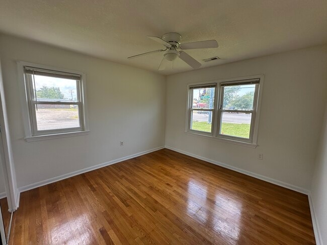 Building Photo - 752 Kempsville Rd