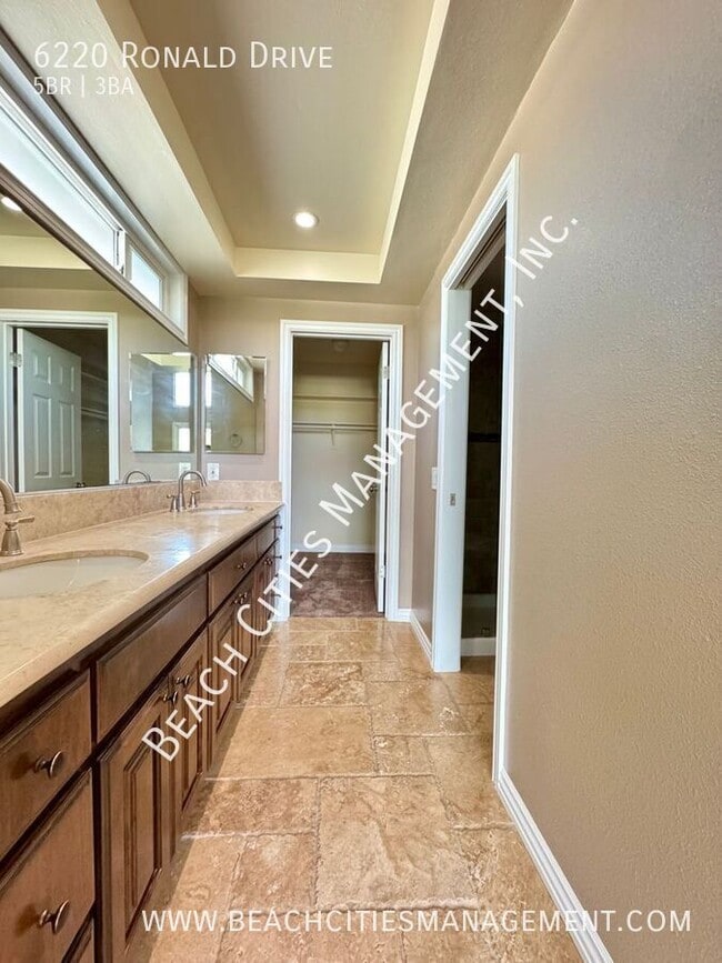 Building Photo - 6220 Ronald Dr