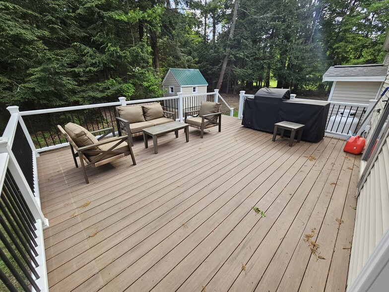 Building Photo - 435 High St