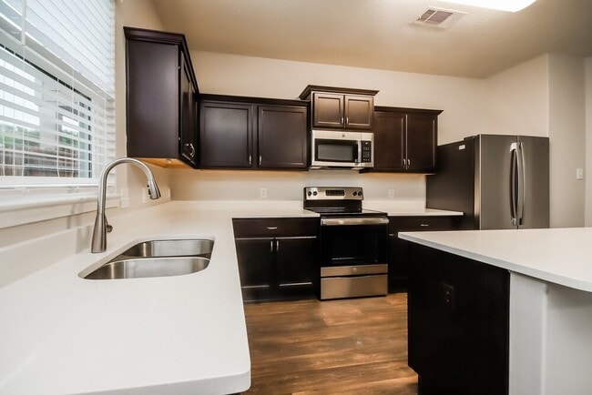 Building Photo - 2022 Sweet Lilac Dr